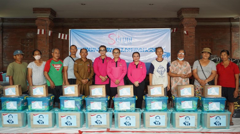 Peduli Sesama, Ketua Umum Bhayangkari Salurkan Bantuan untuk Masyarakat Terdampak Banjir di Bali