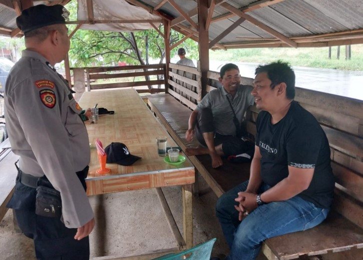 Patroli Sambang , Kanit Samapta Polsek Peukan Bada Sampaikan Imbauan kamtibmas