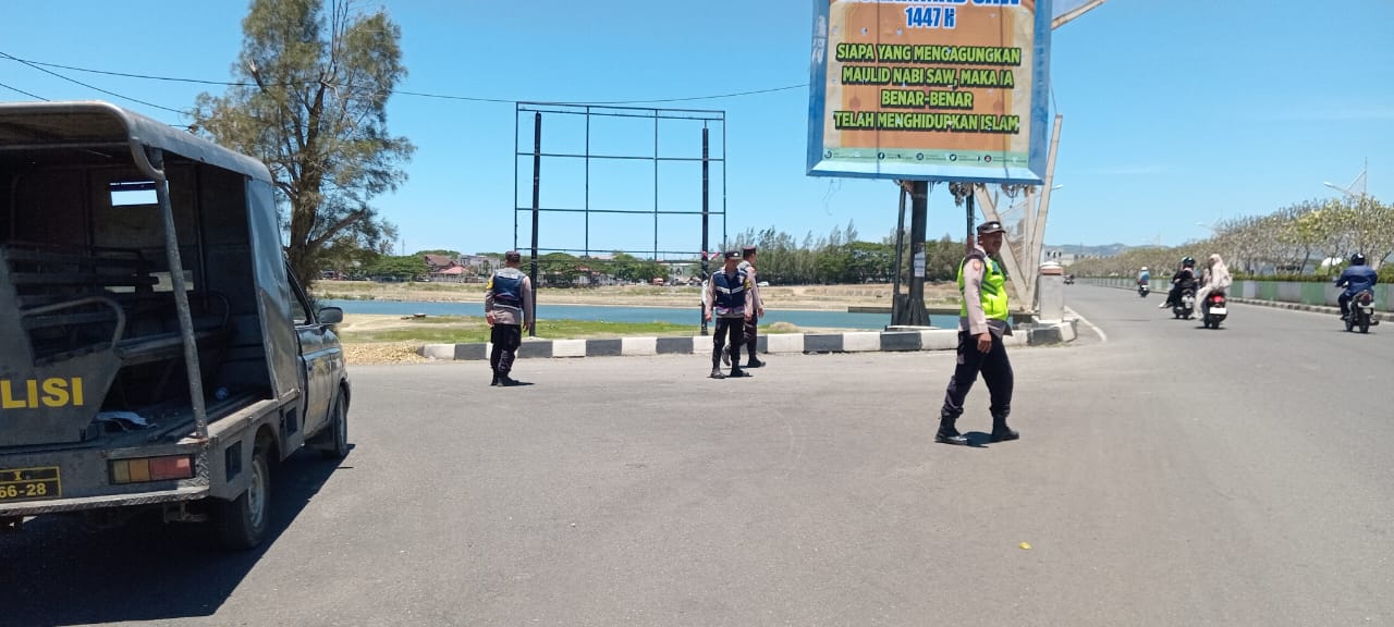 Cegah Balap Liar, Personel Polsek Syiah Kuala Sisir Area Sirkuit Lamnyong