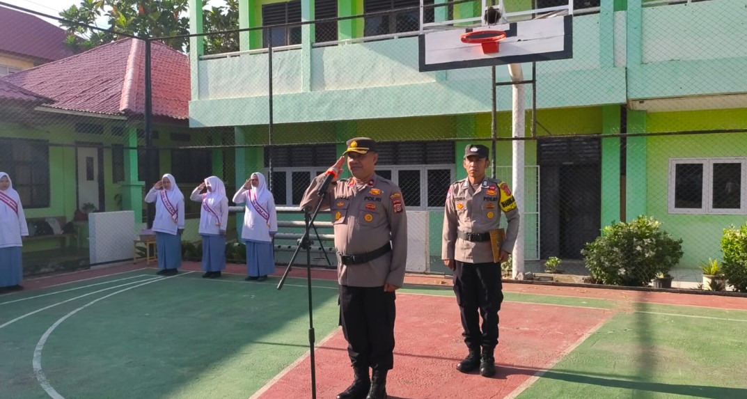 Kasat Binmas Polresta Banda Aceh Irup di SMA Negeri 13