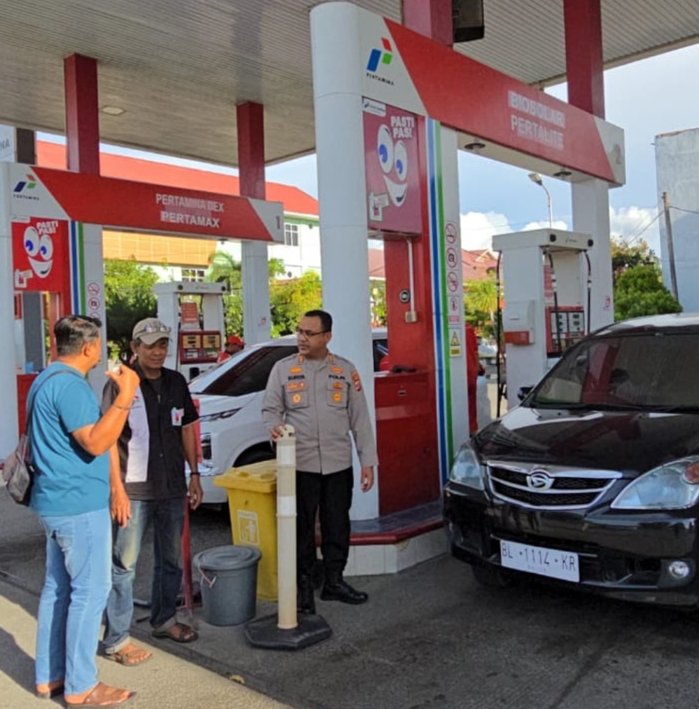 Kelangkaan BBM, Personel Polresta Banda Aceh Pantau SPBU, Berikut Penegasan Kepolisian