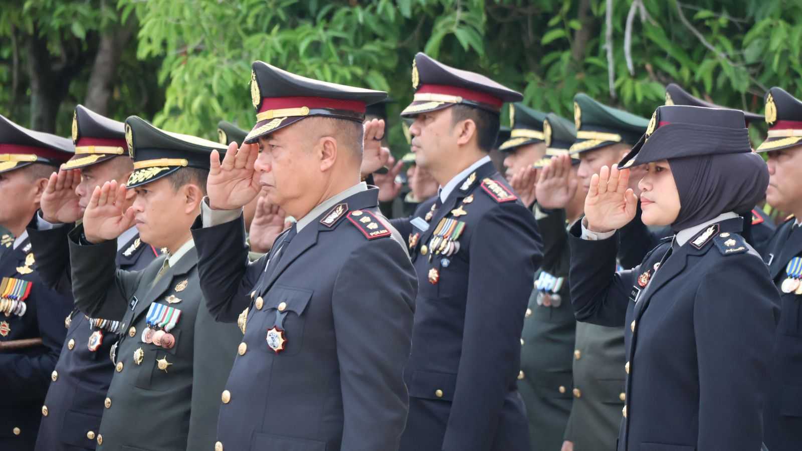Kapolresta Banda Aceh Ikuti Upacara Ziarah Nasional Hari Pahlawan di TMP