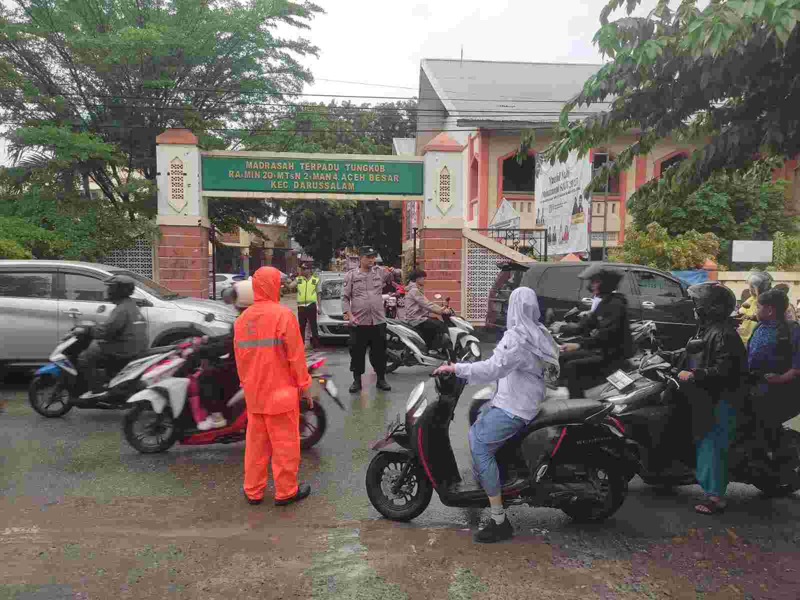 Salah Satu Cara Polisi Melayani Masyarakat, Menggalakkan Strong Point 