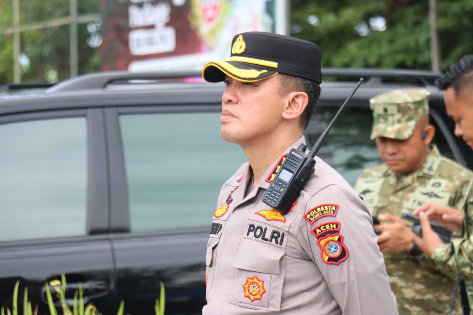 Kapolresta Banda Aceh dan Personel Pam Jalur Lintas Presiden serta Rombongan 