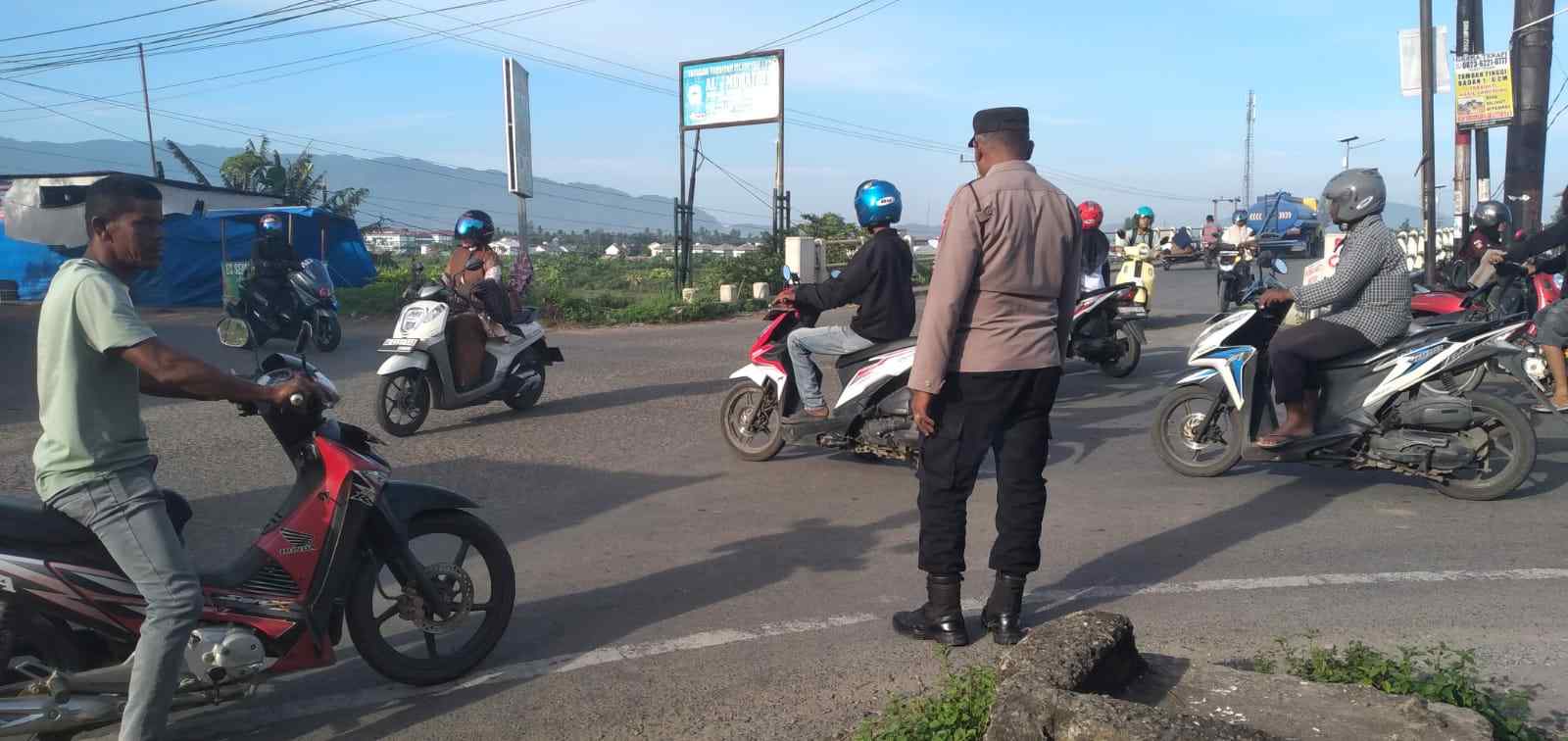 Kemacetan di Persimpangan Cot Iri Terurai Dikala Polisi Hadir