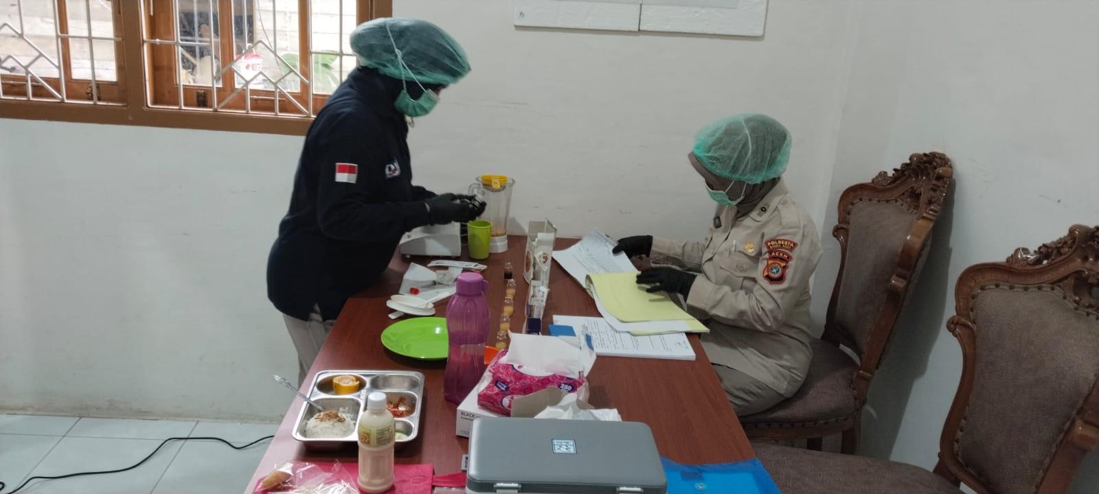 Uji Sample Makanan, Sidokkes Polresta Banda Aceh Lakukan Pemeriksaan di SPPG