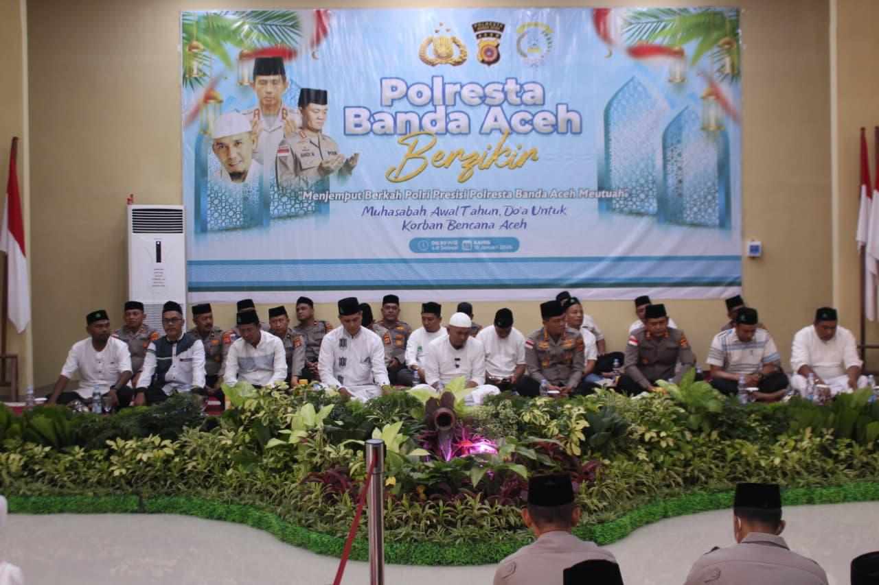 Bersama Bhayangkari, Polisi di Banda Aceh Gelar Doa Bersama Untuk Korban Banjir - Tribratanews Polresta Banda Aceh