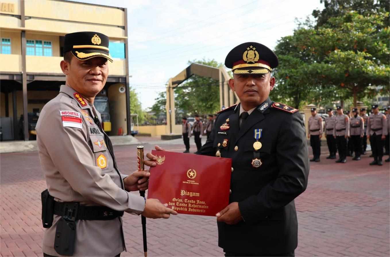 36 Personel Polresta Banda Aceh Terima Tanda Kehormatan Satya Lancana Pengabdian dari Presiden