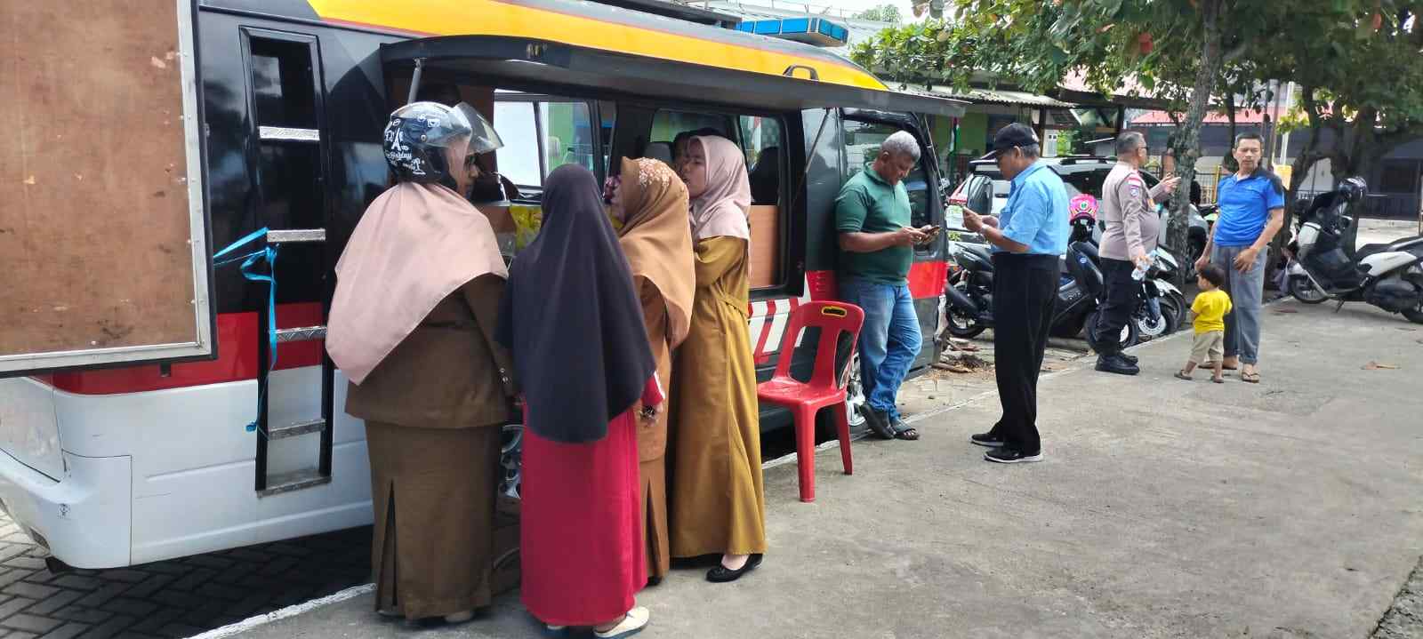 Warga Peukan Bada Nikmati Pasar Murah Polri, Polresta Sediakan 5 Ton Beras