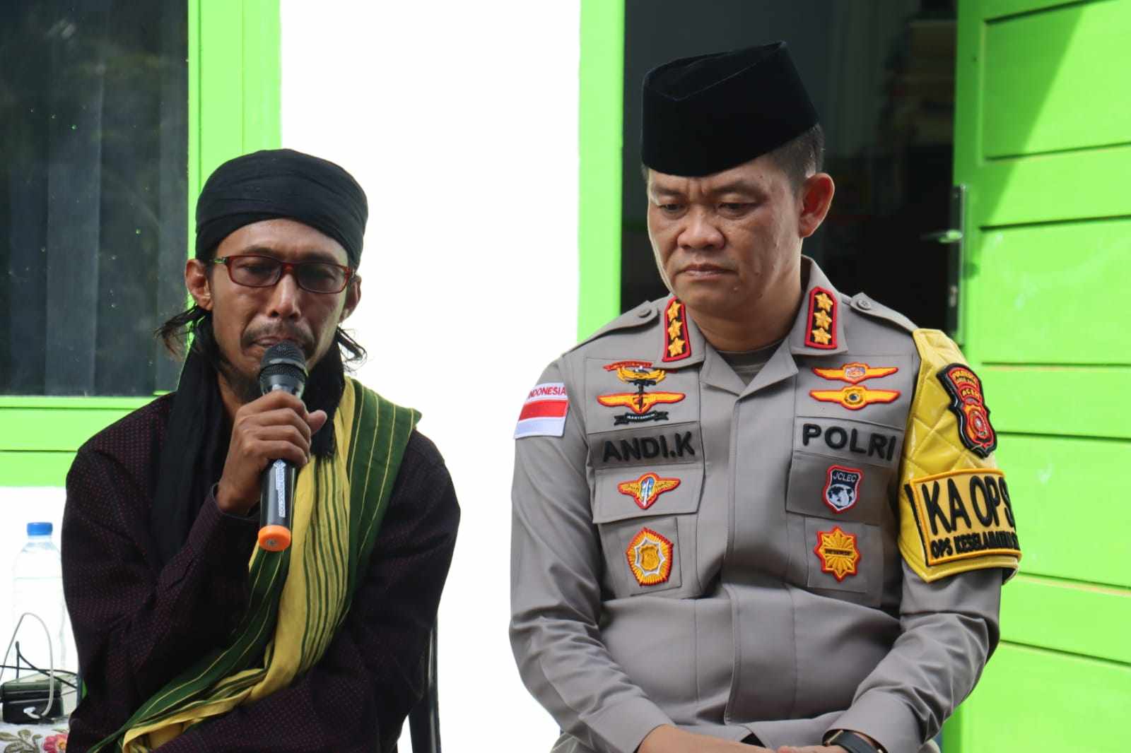 Jelang Ramadhan, Kapolda Aceh Serahkan Alquran Untuk Balai Pengajian Sirathal Mustaqim