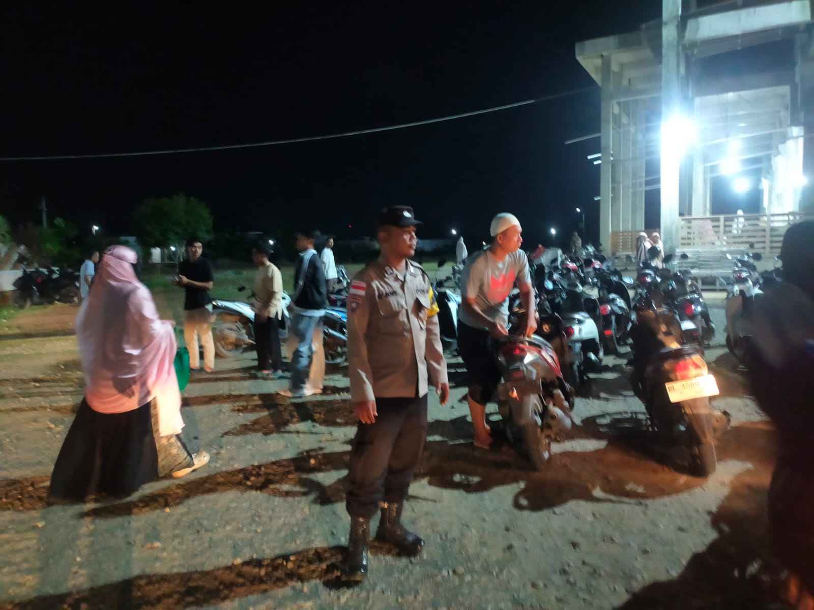 Polsek Baitussalam Laksanakan Patroli Harkamtibmas dan Pengamanan Shalat Tarawih 