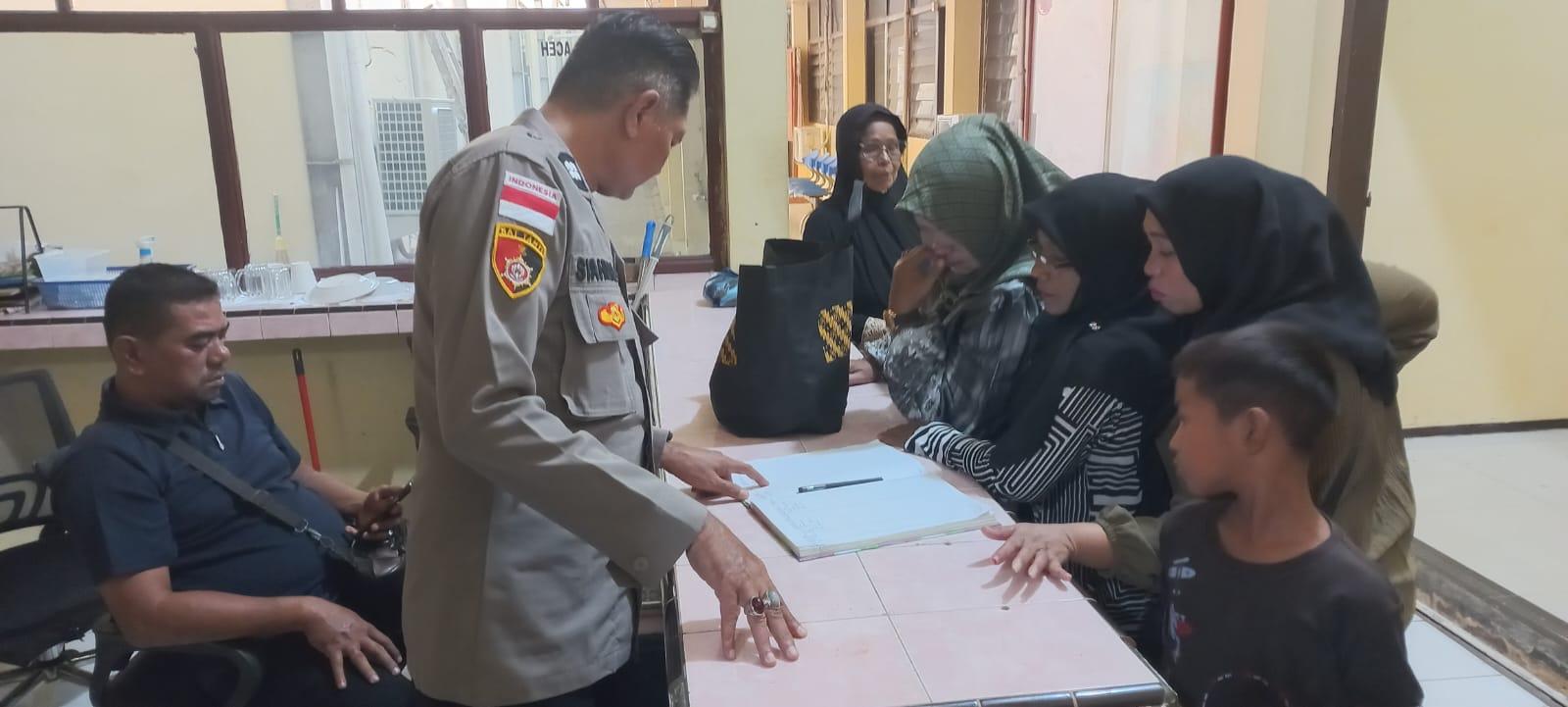 Pengawasan dan Pelayanan pada Jam Besuk Tahanan, Polresta Banda Aceh Pastikan Keamanan dan Kepuasan Pengunjung