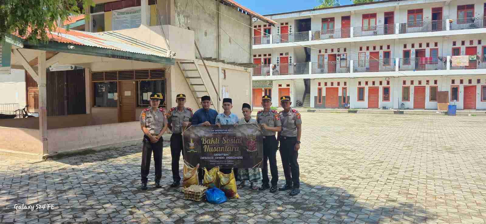 Siswa SIP Angkatan 55 Polda Aceh Salurkan Puluhan Paket Bansos ke Rumah Yatim