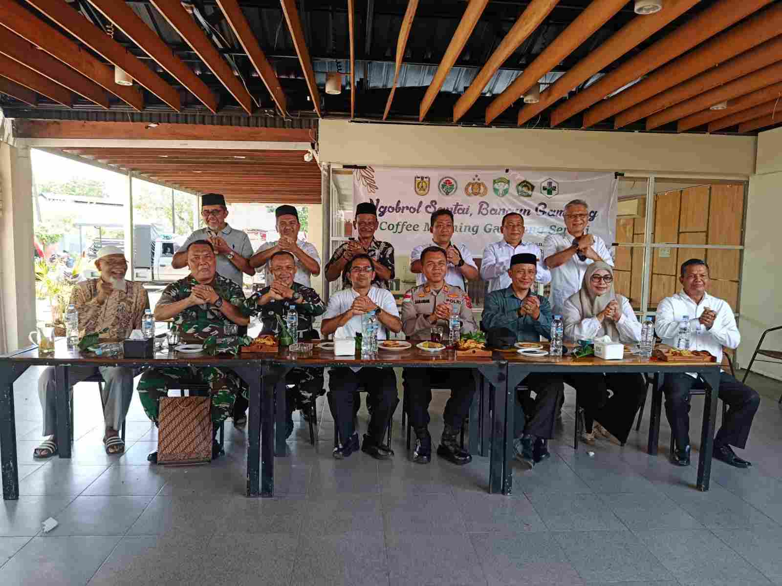 Sebagai Pejabat Baru, Kapolsek Baiturrahman Hadiri Coffee Morning Bersama Muspika