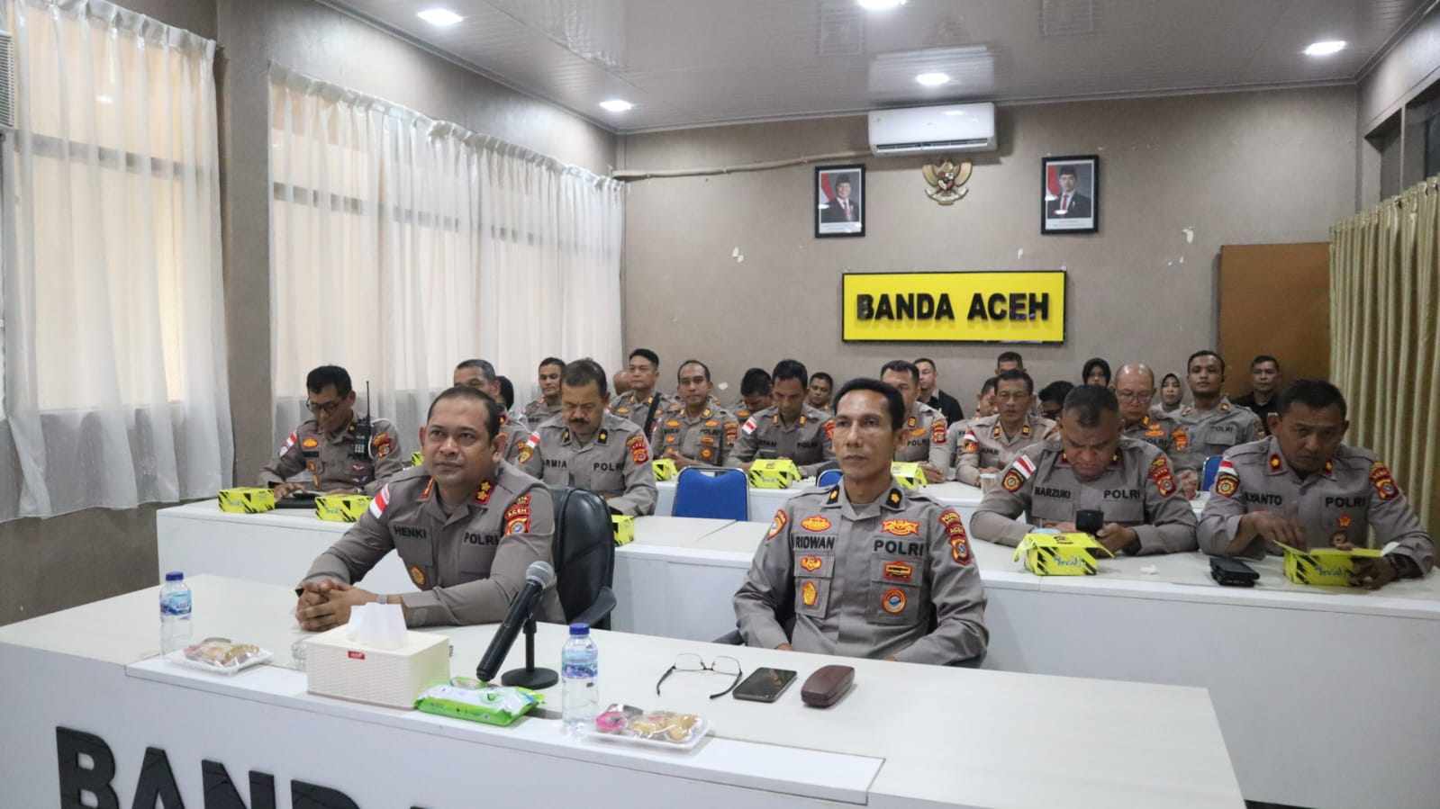 Wakapolresta Banda Aceh Bersama PJU dan Kapolsek Jajaran Ikuti Zoom Meeting Dialog Publik Kecerdasan AI