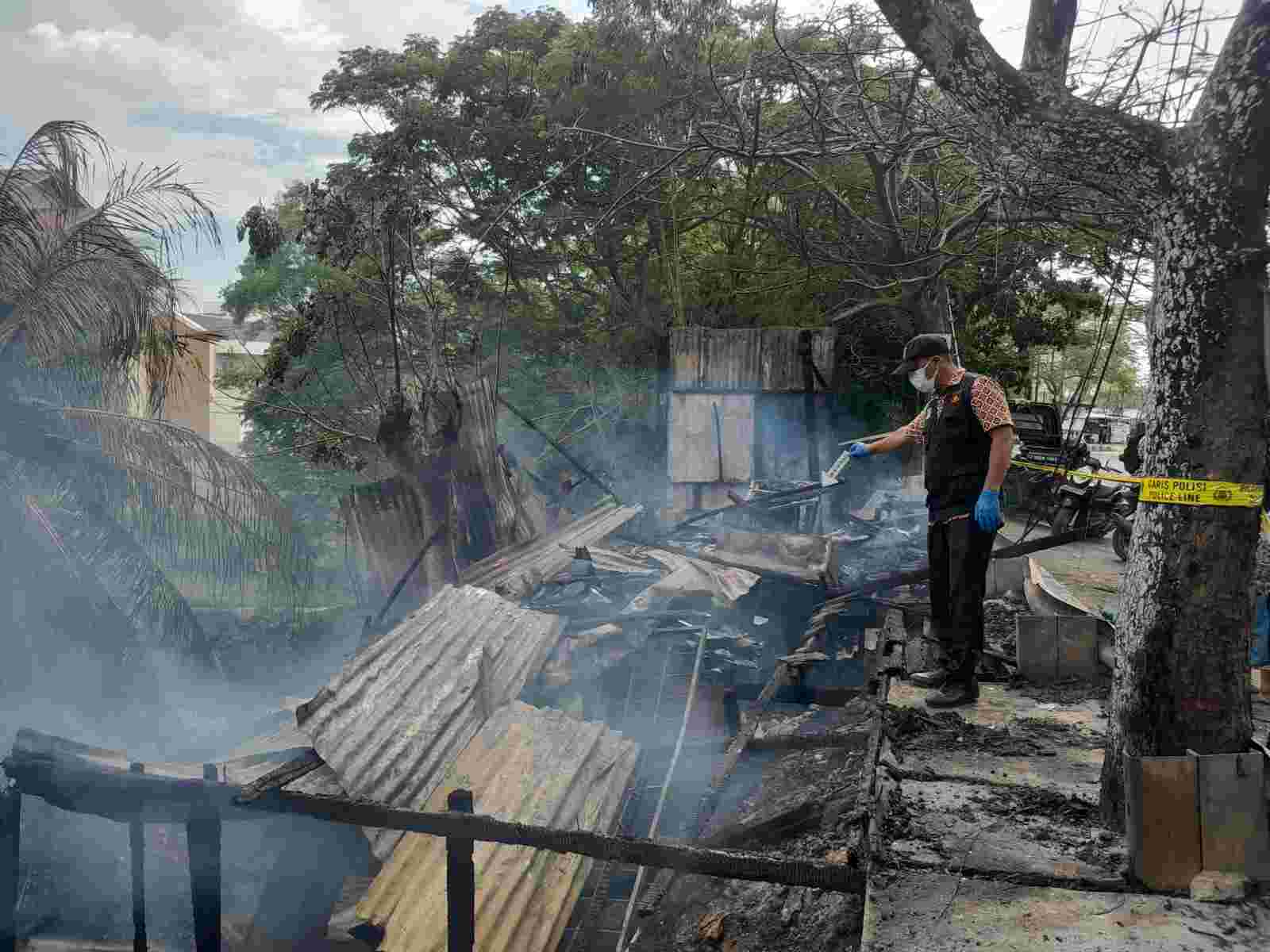 Kios di Kawasan Jembatan Lamnyong Banda Aceh Dilalap Si Jago Merah, Polisi Olah TKP 