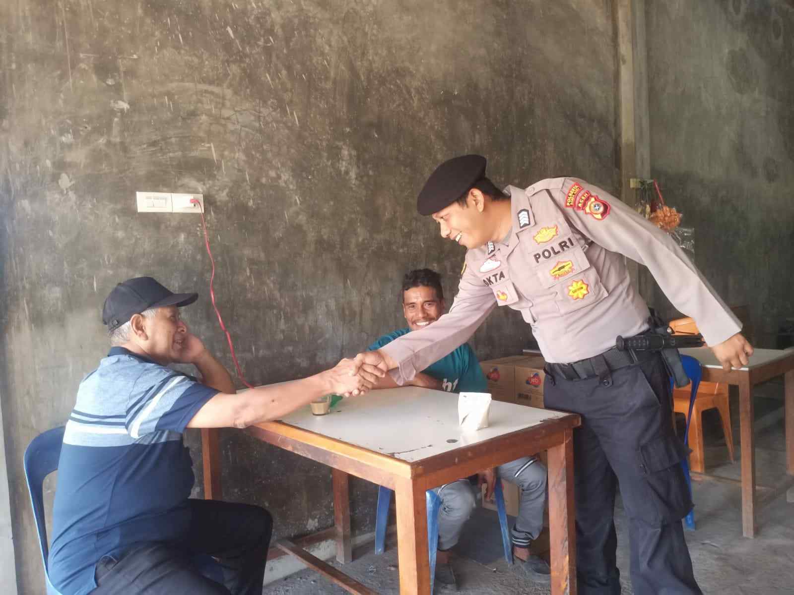 Cegah Guantibmas dan Antisipasi Balap Liar, Bhabinkamtibmas Polresta Banda Aceh Sampaikan Pesan-Pesan Kamtibmas Kepada Warga