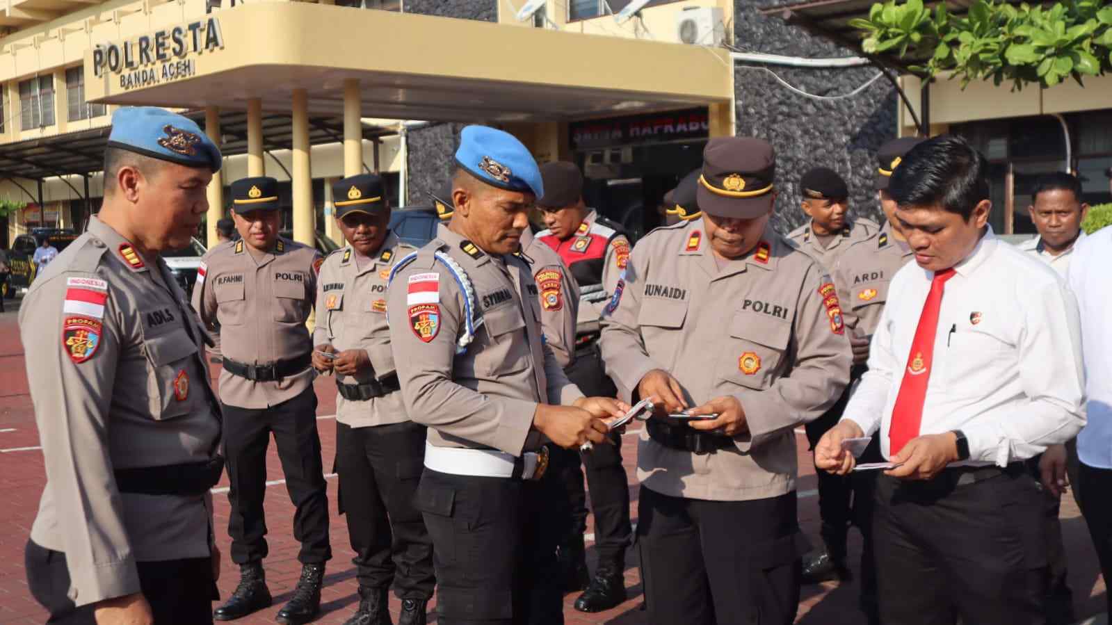 Tingkatkan Pengawasan Terhadap Penyalahgunaan Senpi, Bidpropam Polda Aceh Lakukan Pemeriksaan di Polresta 