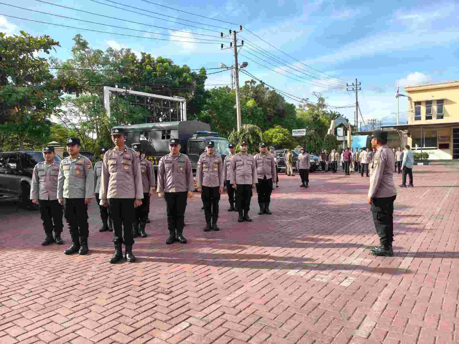 Melatih Keterampilan Berbaris, Polresta Banda Aceh Gelar PBB