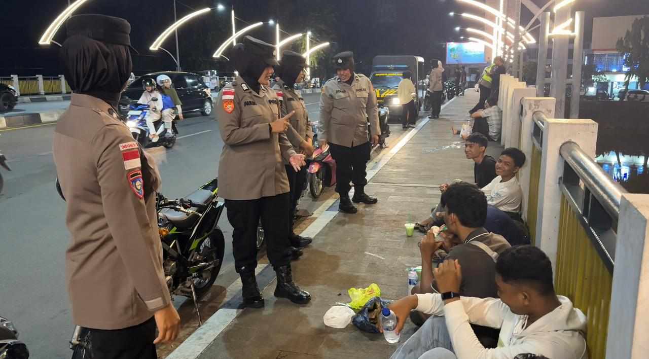 Polwan Polresta Banda Aceh Patroli di Jembatan Pante Pirak, Ingatkan Para Pemuda Jaga Keamanan dan Ketertiban