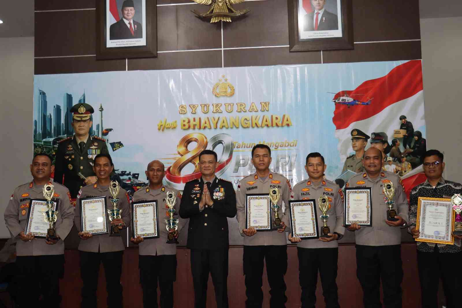 Syukuran Hari Bhayangkara ke-80, Enam Polsek dan Satu Gampong Terima Penghargaan dari Kapolresta Banda Aceh