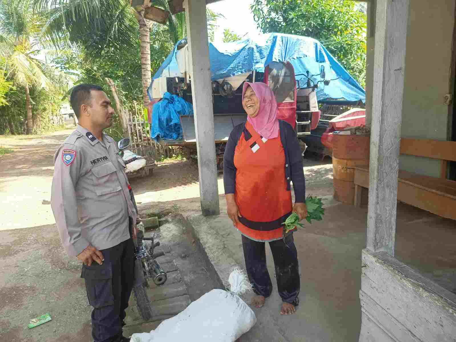Bhabinkamtibmas Gampong Lamtadok Intensifkan DDS untuk Perkuat Kemitraan dengan Warga