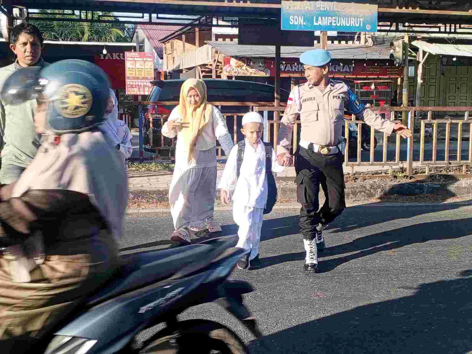 Polresta Banda Aceh Berikan Pelayanan Terbaik kepada Masyarakat Melalui Strong Point Pagi