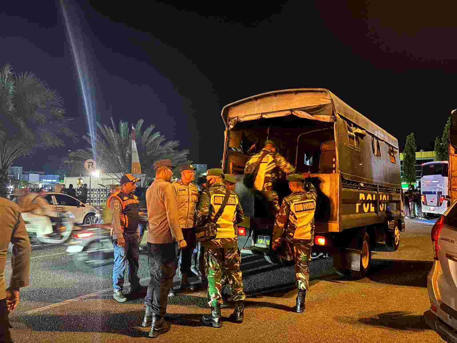 Cipta Kondisi Jelang HUT ke-81 RI dan Hari Damai Aceh, Polresta Banda Aceh Bersama TNI, Dishub serta Satpol PP dan WH Gelar Patroli Bersama