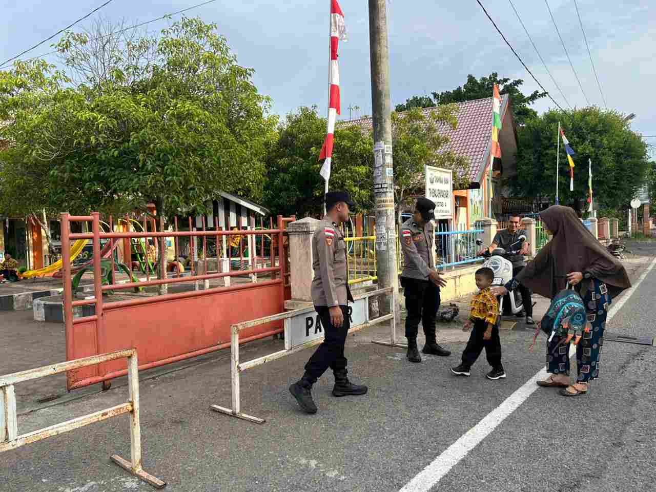 Kehadiran Polisi dalam Pelaksanaan Strong Point Pagi Polresta Banda Aceh