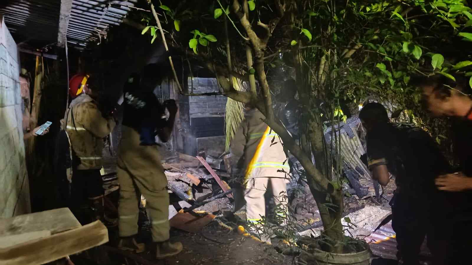 Rumah Panggung Kayu di Lamklat Aceh Besar Terbakar, Kerugian Diperkirakan Rp15 Juta, Polisi Cari Penyebabnya