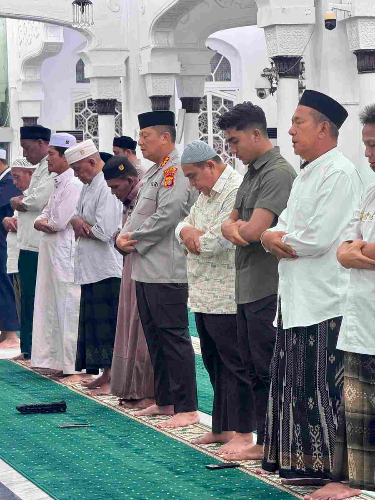 Kapolresta Banda Aceh Rutin Sholat Subuh Berjamaah Bersama Personel dan Masyarakat