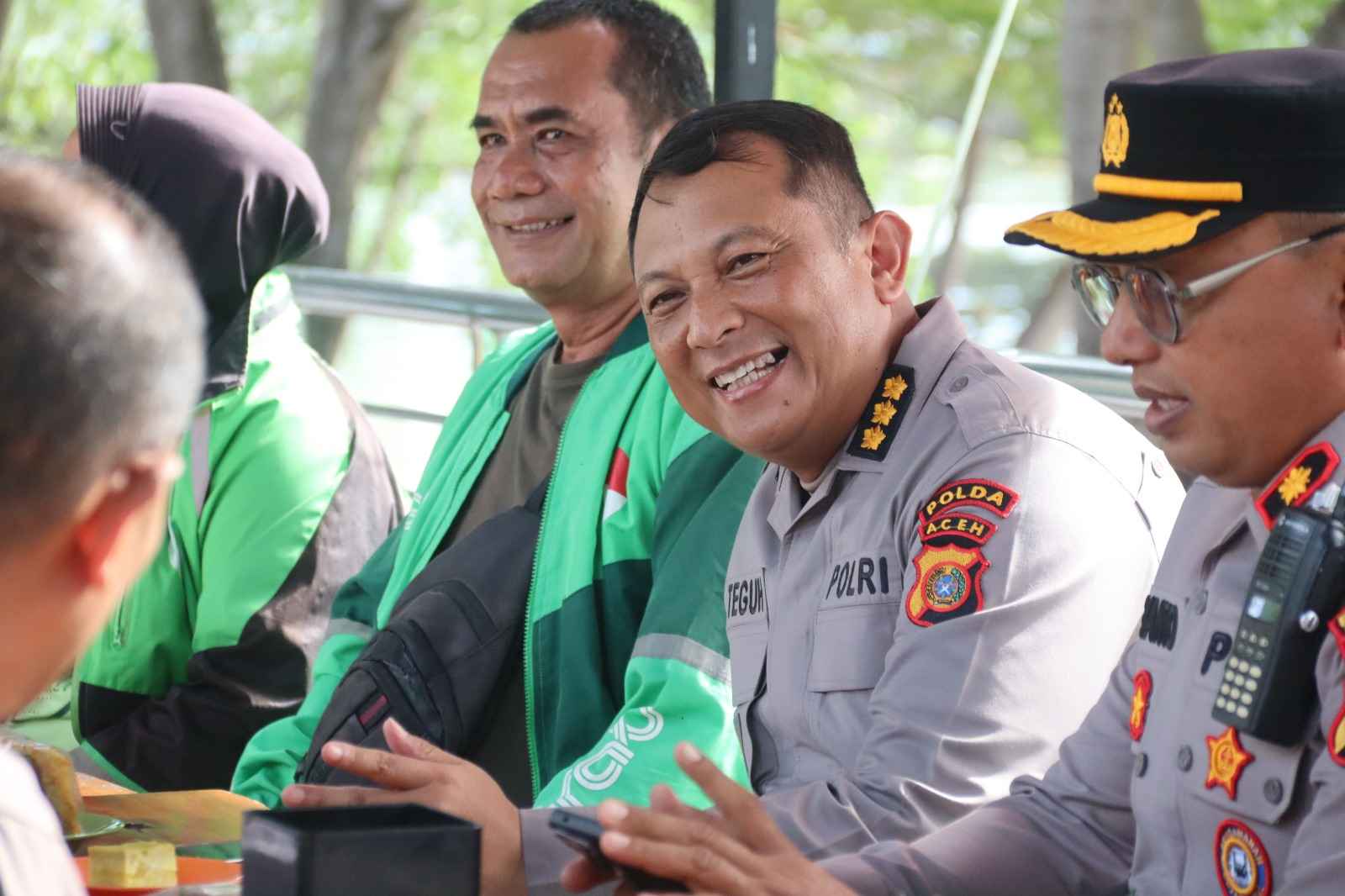 Silaturahmi Bersama Ojol, Kapolresta Banda Aceh Berikan Bantuan