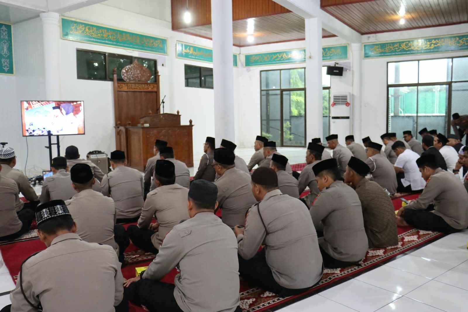 Personel Polresta Banda Aceh Ikuti Ngaji Kebangsaan Bersama Gus Baha 