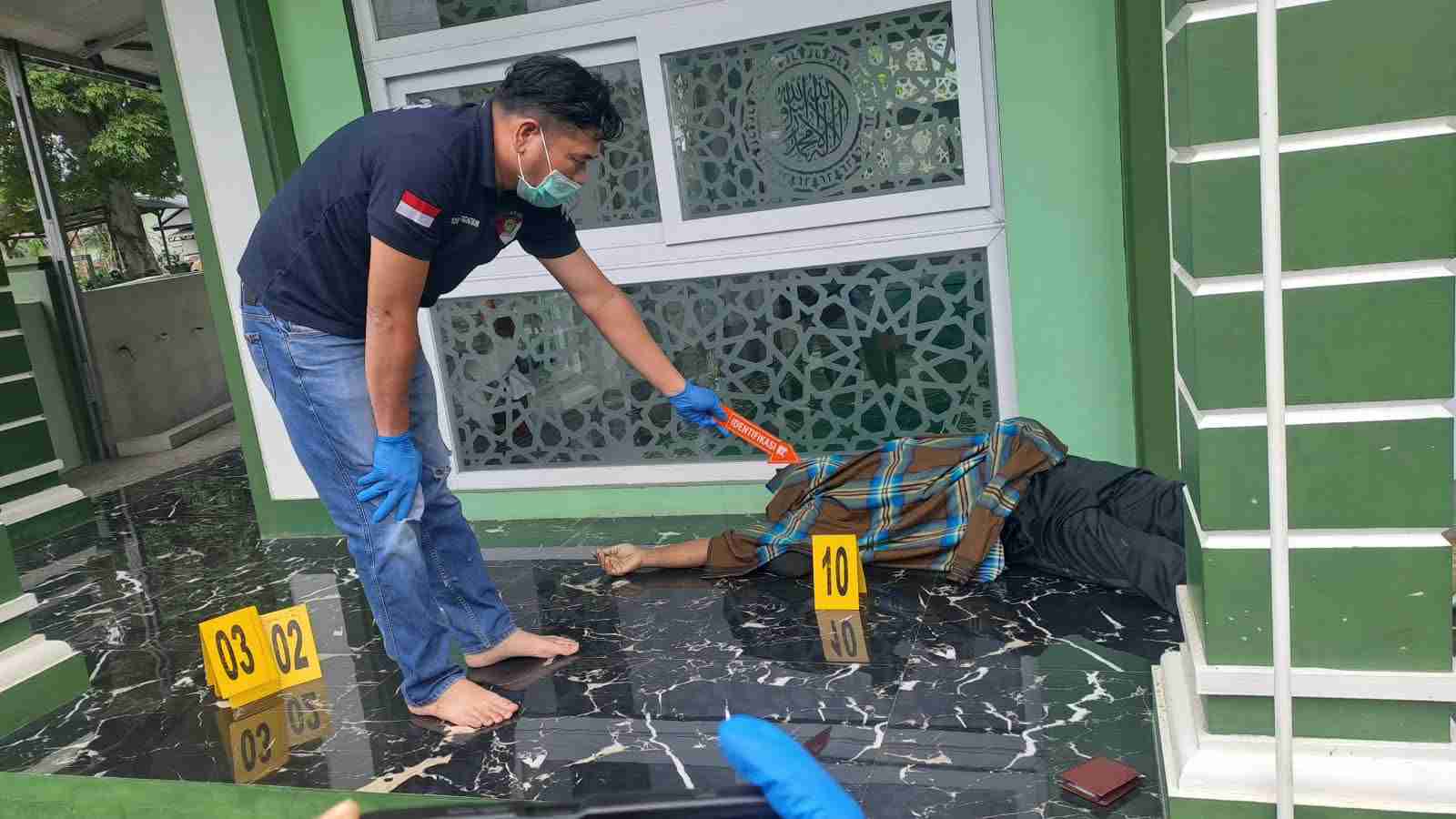 Tukang Parkir Ditemukan Meninggal Dunia di Teras Mushalla An-Nur Komplek Paldam IM