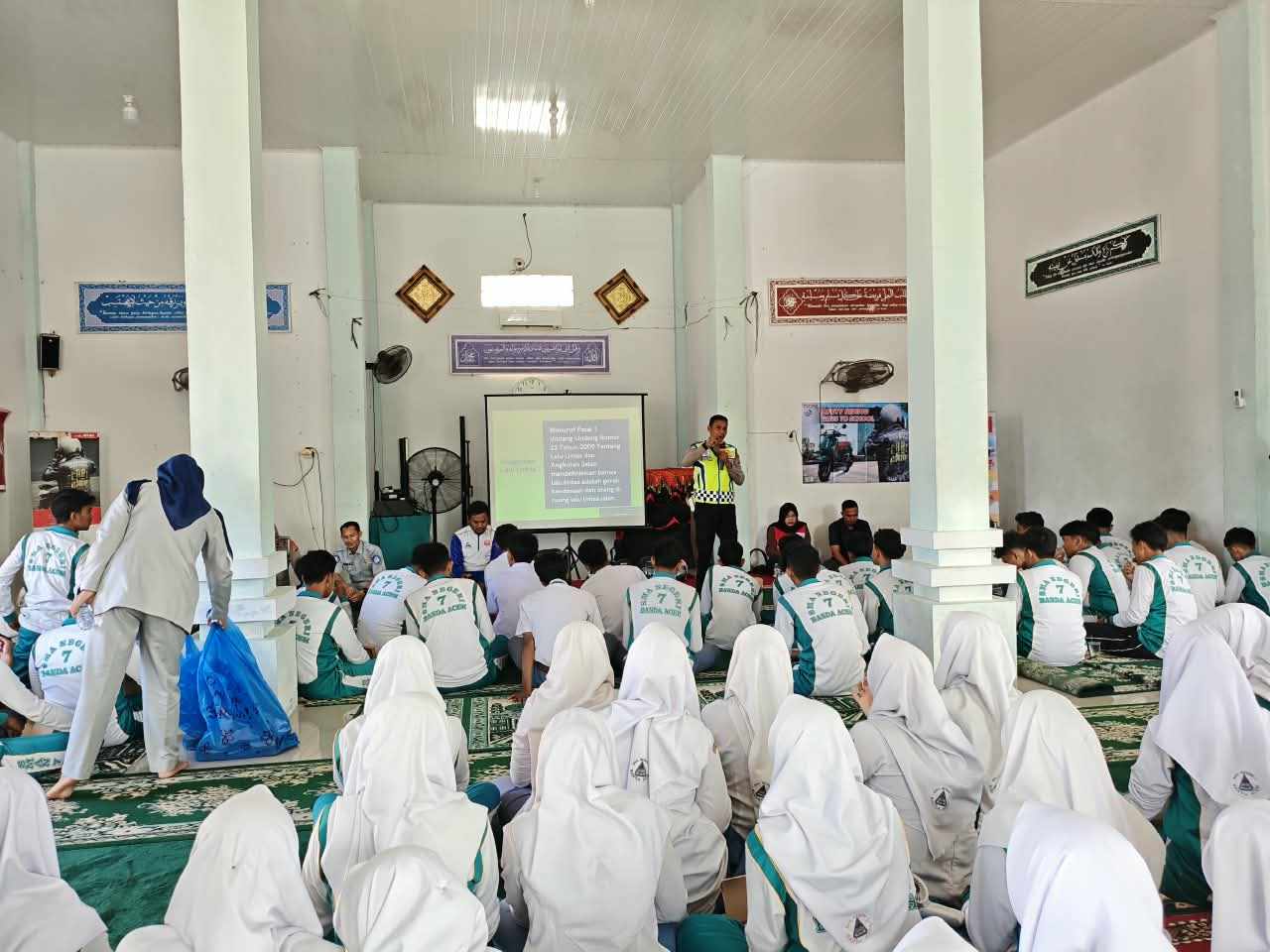 Satlantas Polresta Banda Aceh Sambangi SMAN 7, Edukasi Pelajar Tertib Berlalu Lintas dan Bahaya Balap Liar