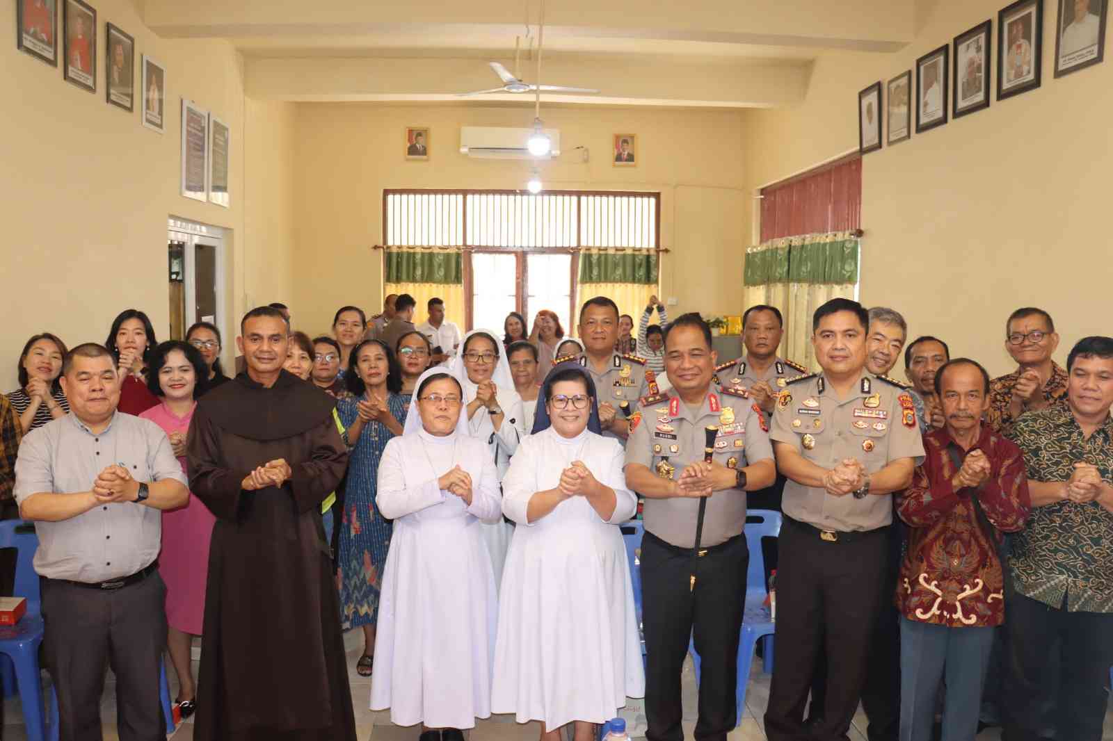 Dampingi Kapolda Aceh dalam Minggu Kasih, Kapolresta Banda Aceh Tampung Aspirasi Jemaat Terkait Keamanan dan Balap Liar