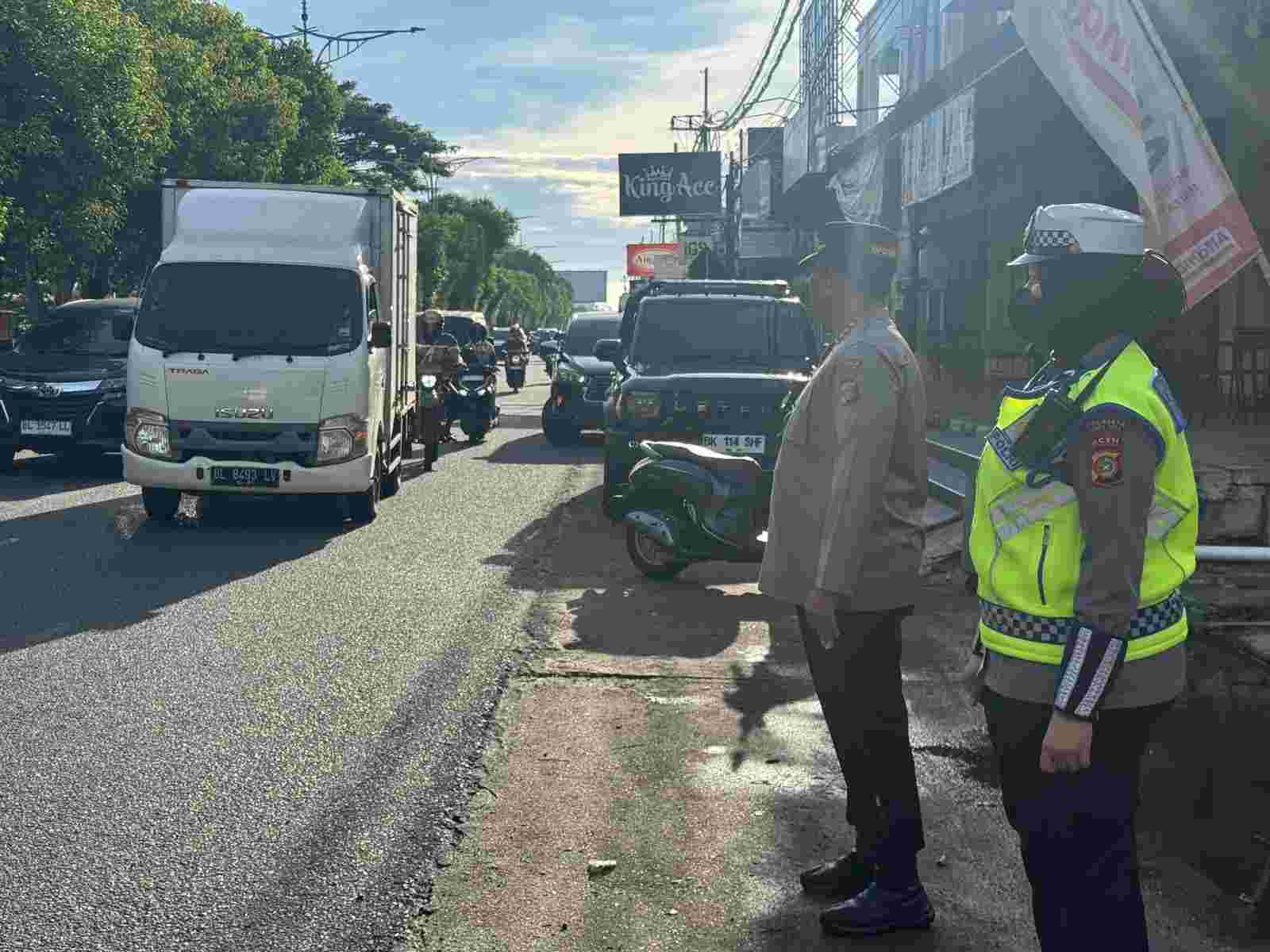 Pastikan Kelancaran Lalu Lintas di Jam Sibuk, Kapolresta Banda Aceh Cek Langsung Personel Strong Point Pagi