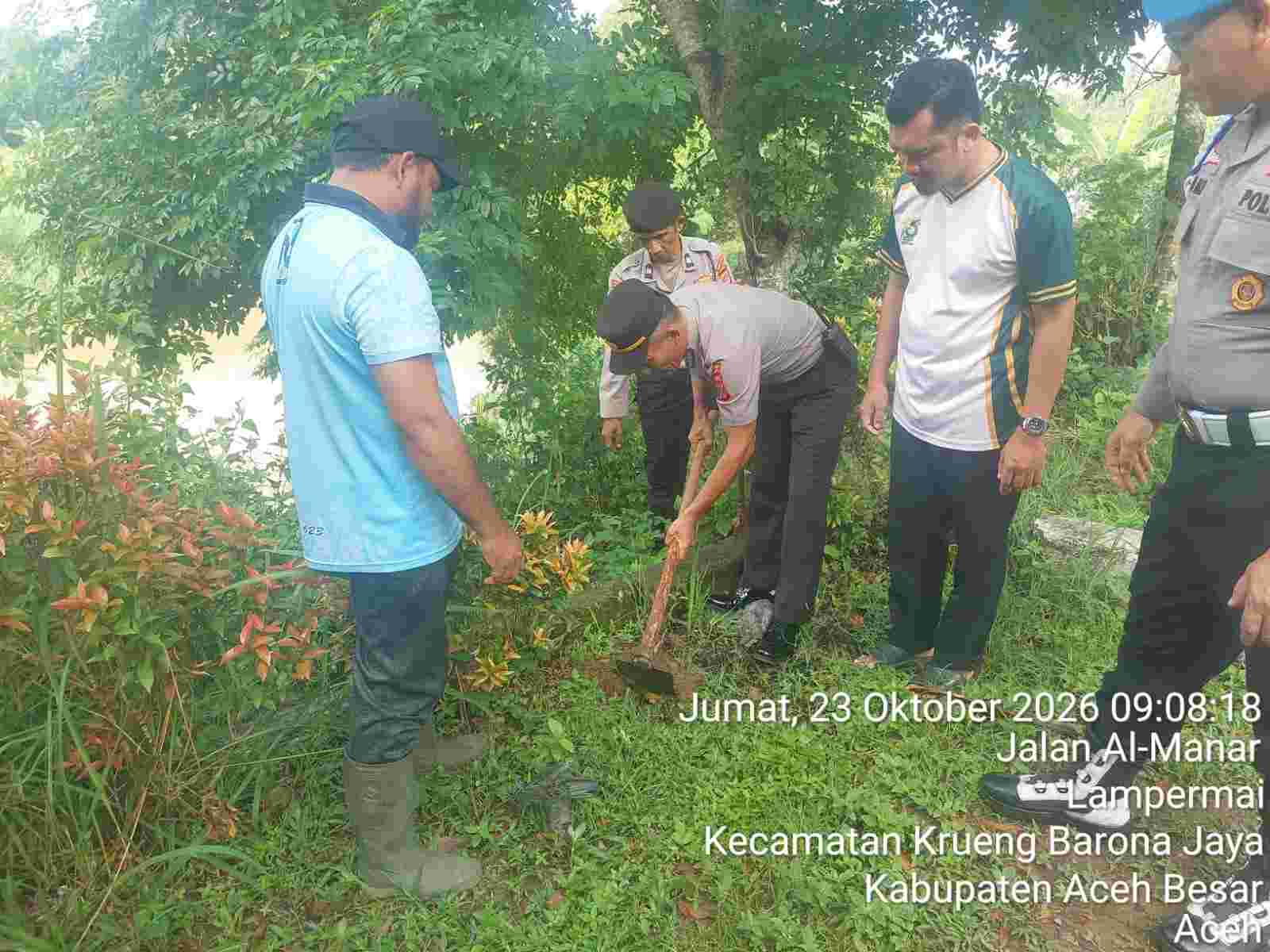Green Policing Bersama Warga, Polsek Jajaran Polresta Banda Aceh Hadirkan Lingkungan Hijau