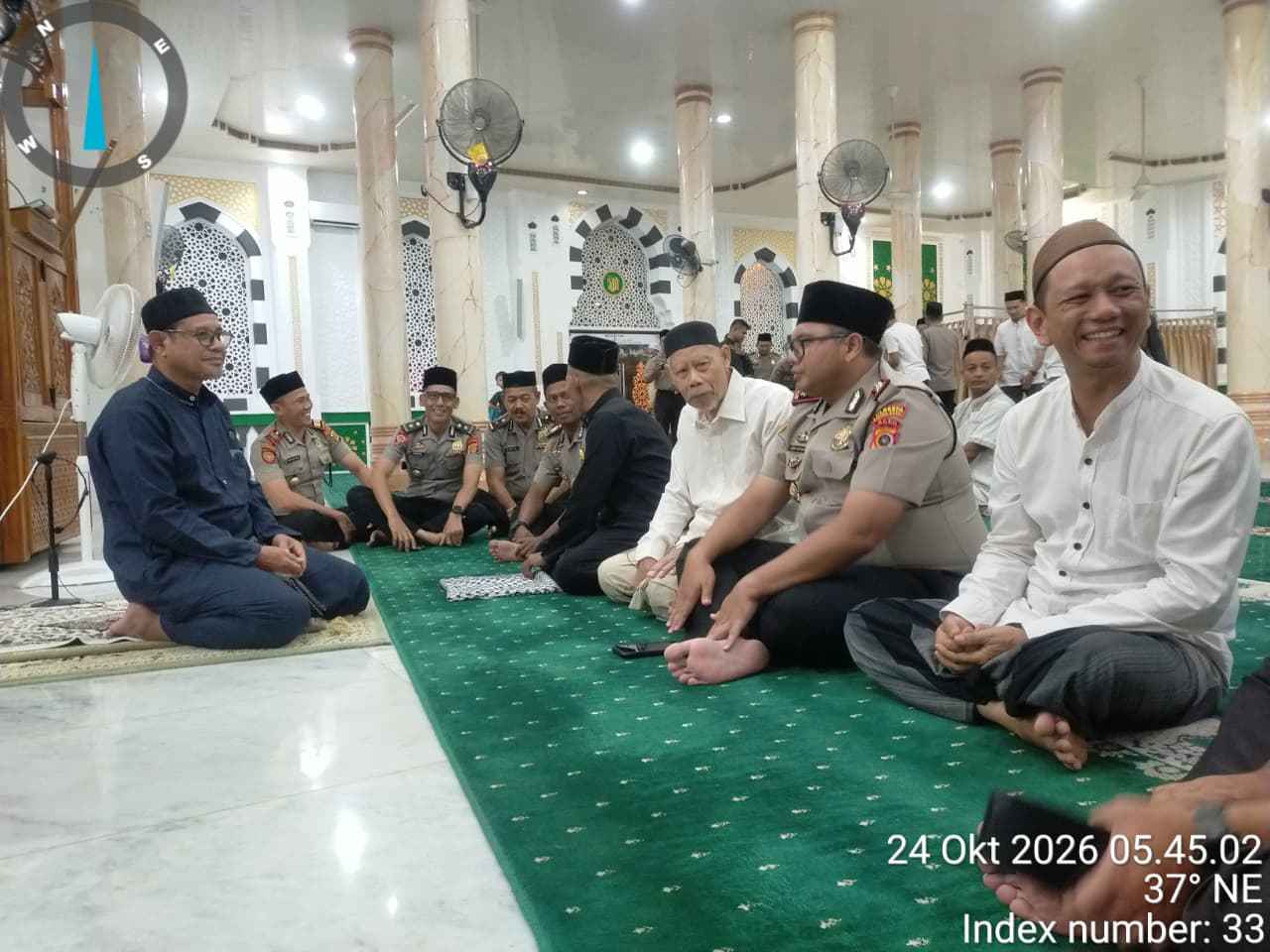 Wakapolresta Banda Aceh Bersama Personel Gelar Subuh Keliling di Masjid Al Munawarrah, Pererat Silaturahmi dengan Warga
