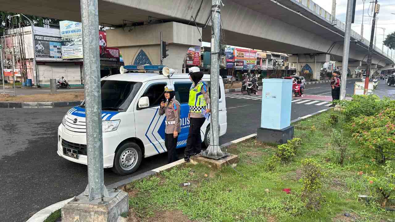 Satlantas Polresta Banda Aceh Gelar Penling di Simpang Surabaya, Sosialisasikan Tertib Berlalu Lintas