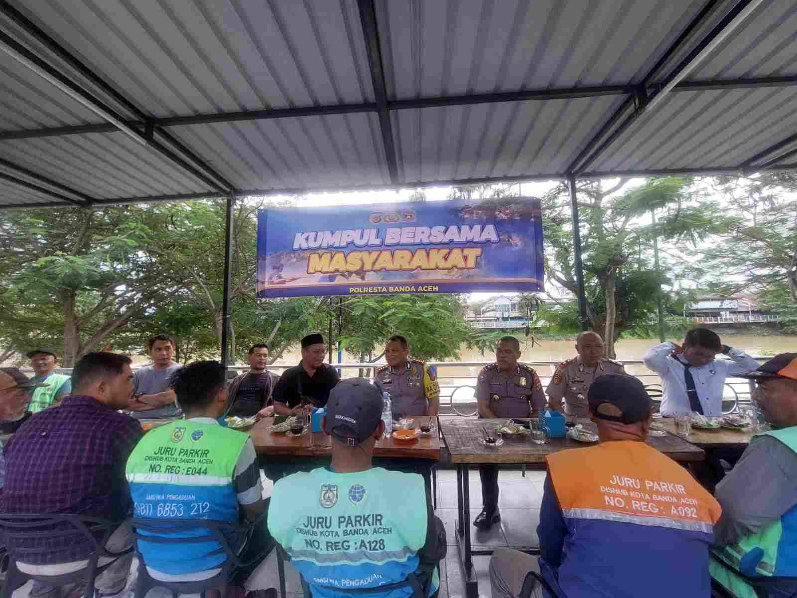 Kapolresta Banda Aceh hingga Kapolsek Jajaran Turun Langsung Jumpai Masyarakat di Berbagai Lokasi
